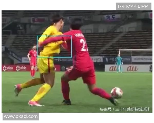 粉色衣服的足球明星如何在赛场上展现独特风格与个性魅力