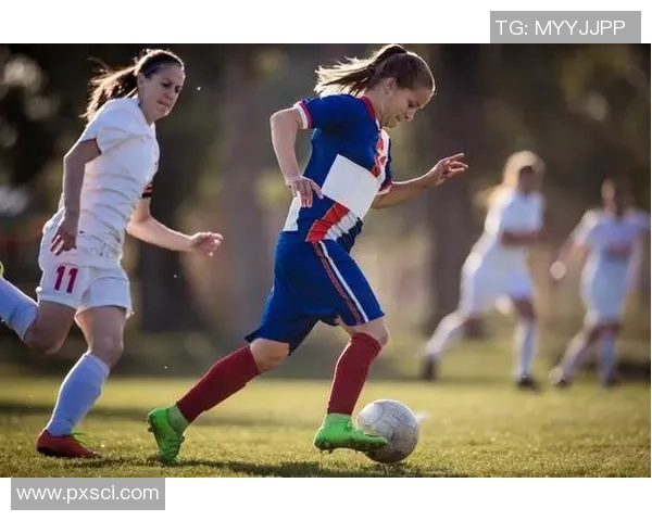 足球明星背后的女人她们是如何影响儿子的职业生涯与人生选择